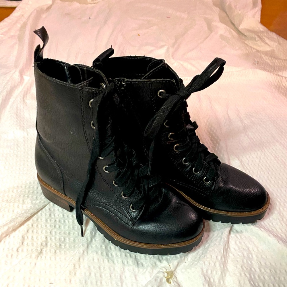 Kensie black combat style boots size 6